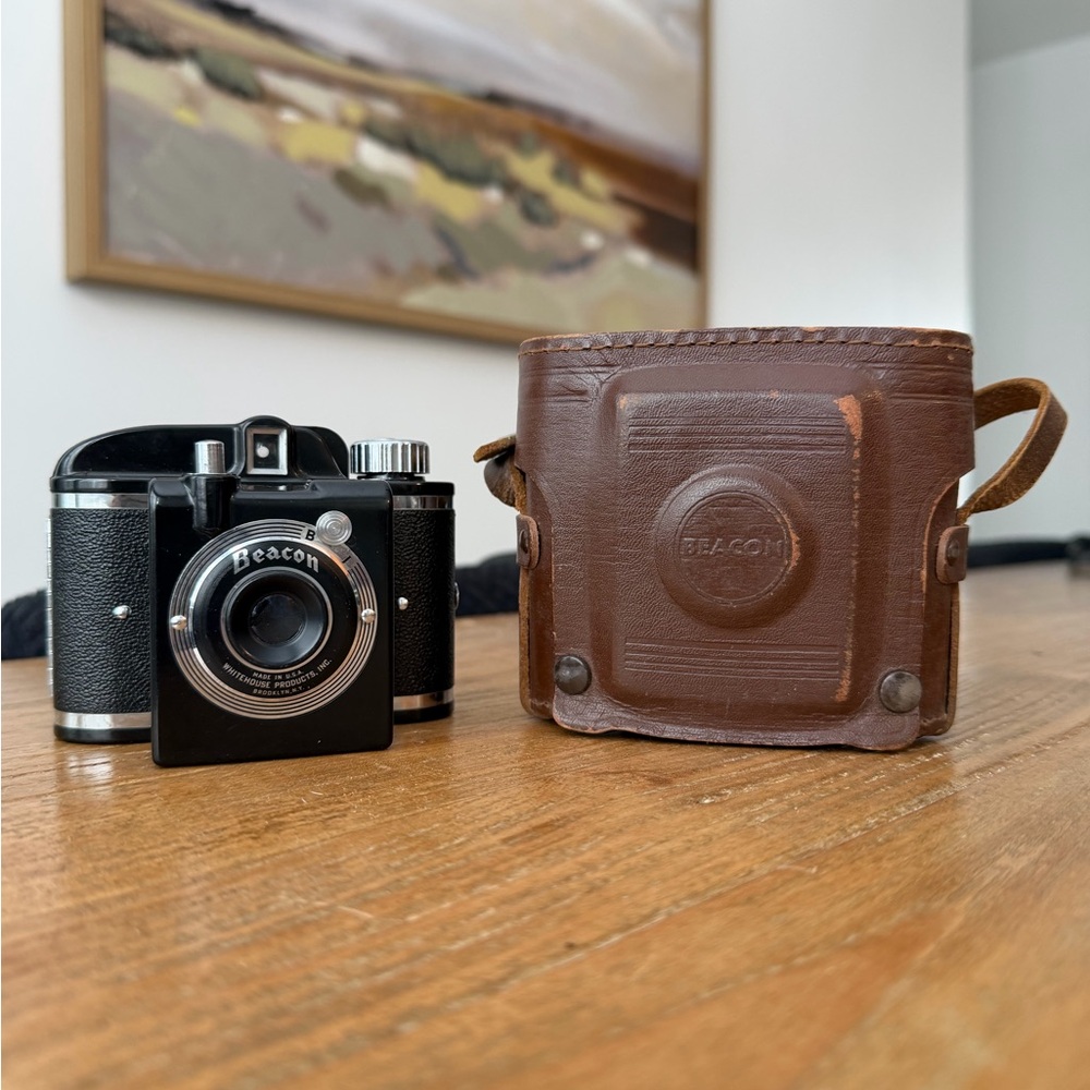 Beacon Classic Black Camera with Leather Brown Case